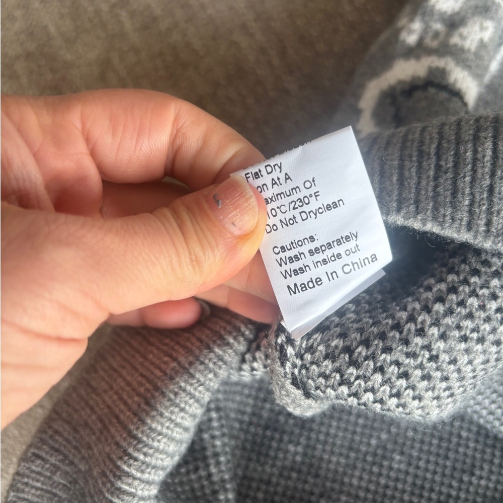 NWOT Gray Bandana Zip-Up Sweater Size Medium - Picture 10 of 10